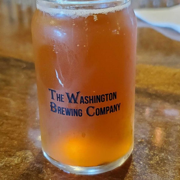 Photo taken at The Washington Brewing Company by Byron W. on 8/12/2022