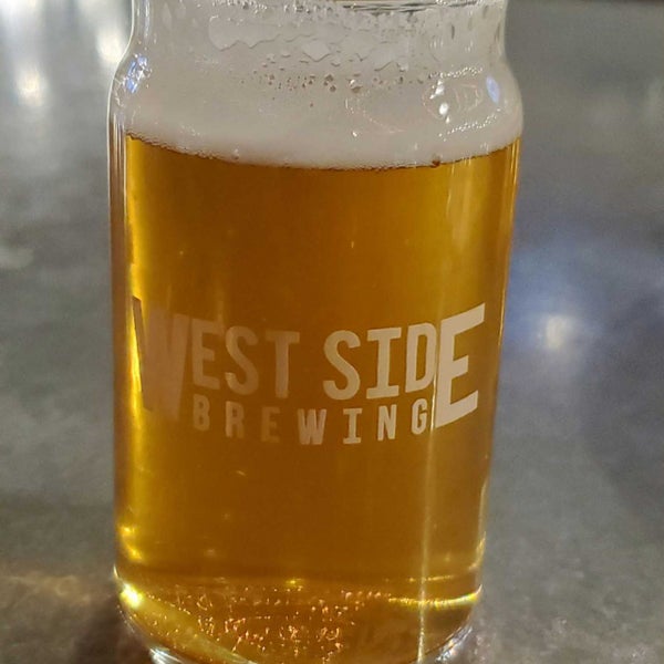Foto tirada no(a) West Side Brewing por Byron W. em 1/29/2022