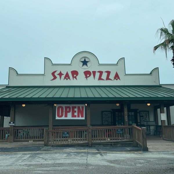 Foto diambil di Star Pizza 2 oleh Better🍀⏭⏰ pada 7/9/2021