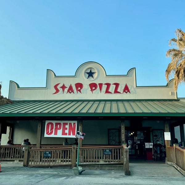 Photo taken at Star Pizza 2 by Better🍀⏭⏰ on 3/26/2021
