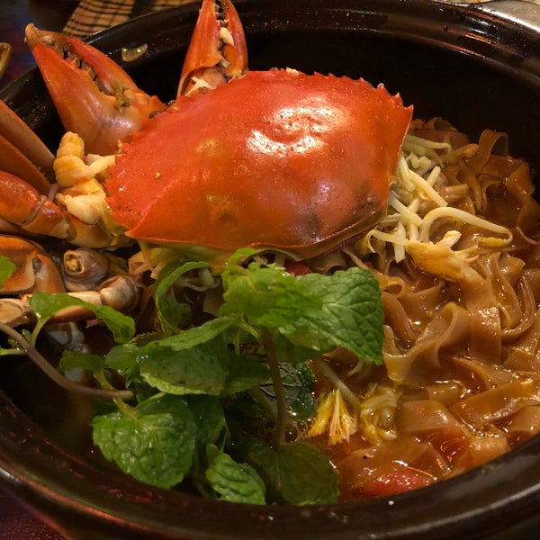 Das Foto wurde bei HOME Hanoi Restaurant von SH am 3/25/2019 aufgenommen