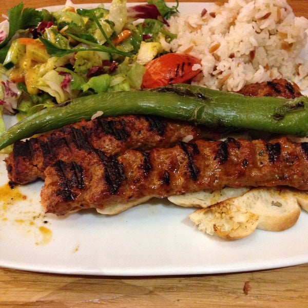 Снимок сделан в DOY DOY Kebab Restaurant пользователем Elif 1/23/2014