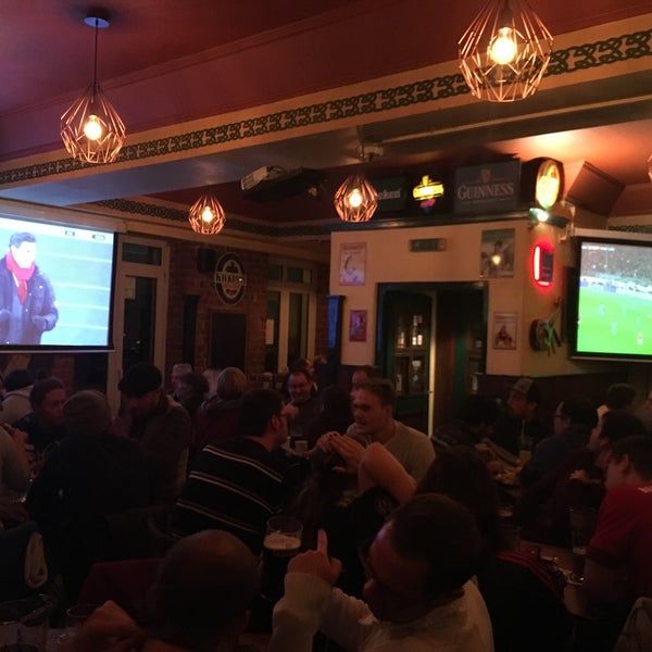 Foto tomada en O&#39;Kellys Irish Pub  por Mihai B. el 10/19/2016