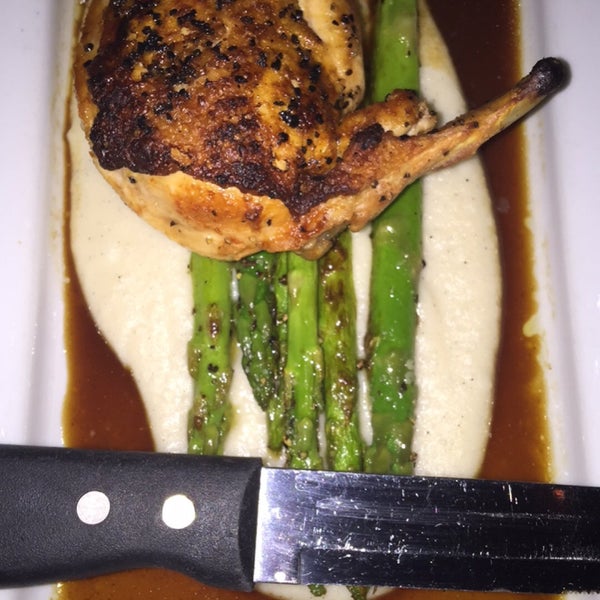 The free range chicken with mashed potatoes & asparagus was amazing! Highly recommended!