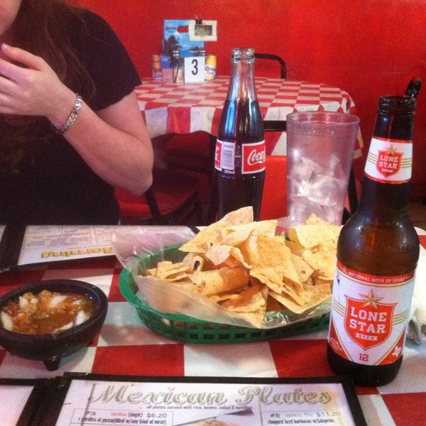 Photo taken at Las Cazuelas Mexican Restuarant by Kevin H. on 5/15/2014