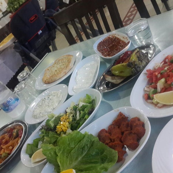 Foto tomada en 01 Güneyliler Restorant  por Samet B. el 9/29/2013