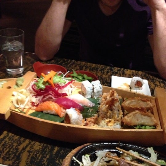 Foto scattata a Misora Sushi da Andy U. il 10/27/2012