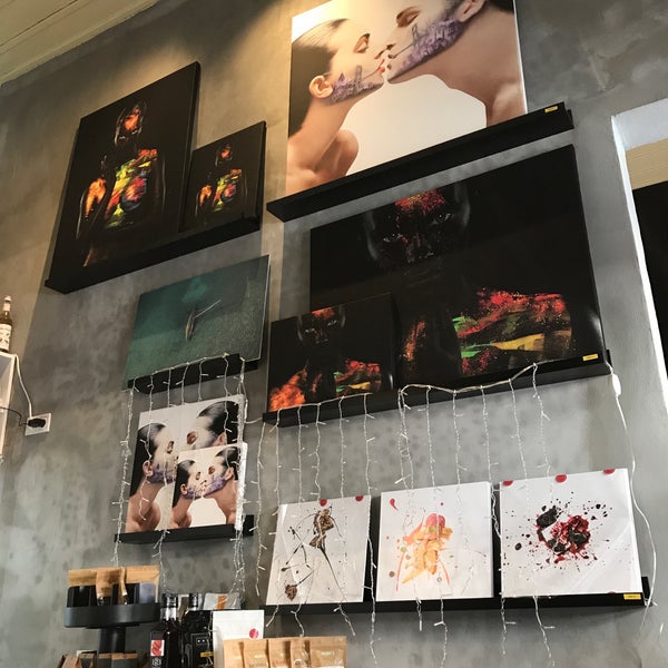 Photo taken at KAFFÉ Coffee Shop by Ayşin on 8/26/2017