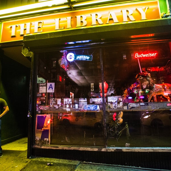A projection screen and floor-to-ceiling bookshelves make this hip dive a respite from Houston Street chaos. The clientele drink PBR for just a few bucks, and locals wouldn’t have it any other way.