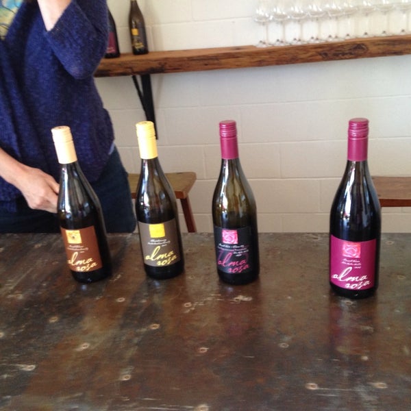 5/30/2014 tarihinde marty p.ziyaretçi tarafından Alma Rosa Winery Tasting Room'de çekilen fotoğraf