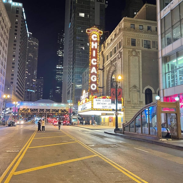 รูปภาพถ่ายที่ The Chicago Theatre โดย Deshawn F. เมื่อ 9/4/2023