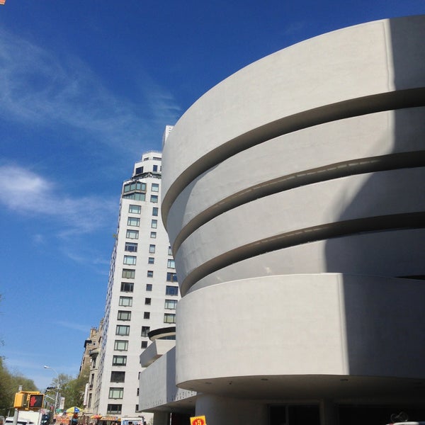 4/21/2013 tarihinde Formiga F.ziyaretçi tarafından Solomon R Guggenheim Museum'de çekilen fotoğraf