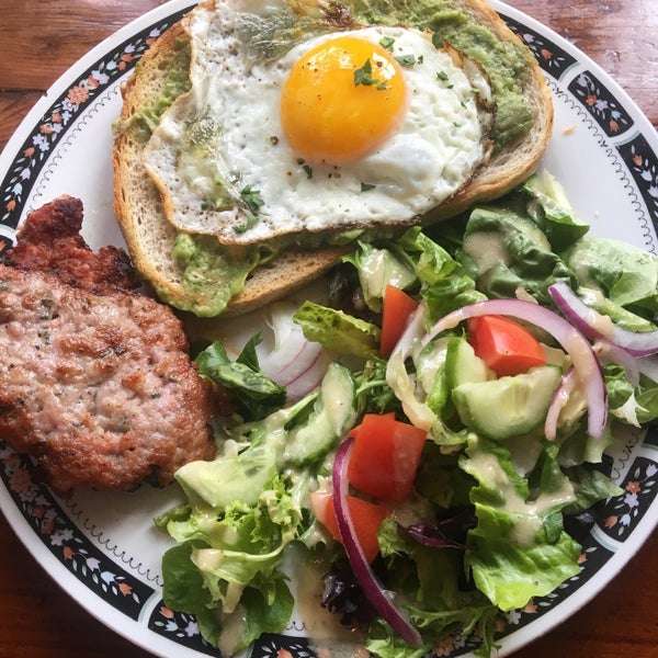 Really cute cafe with lots of menu options. If you’re coming for brunch, call ahead to reserve a spot in line.