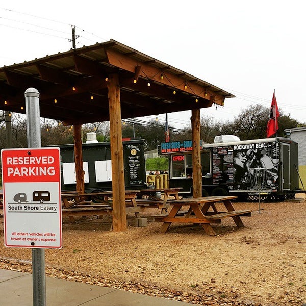 Foto diambil di Rockaway Beach ATX Shaved Ice &amp; Subs oleh Corey R. pada 3/8/2015