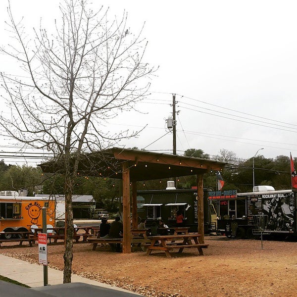 Foto diambil di Rockaway Beach ATX Shaved Ice &amp; Subs oleh Corey R. pada 3/20/2015