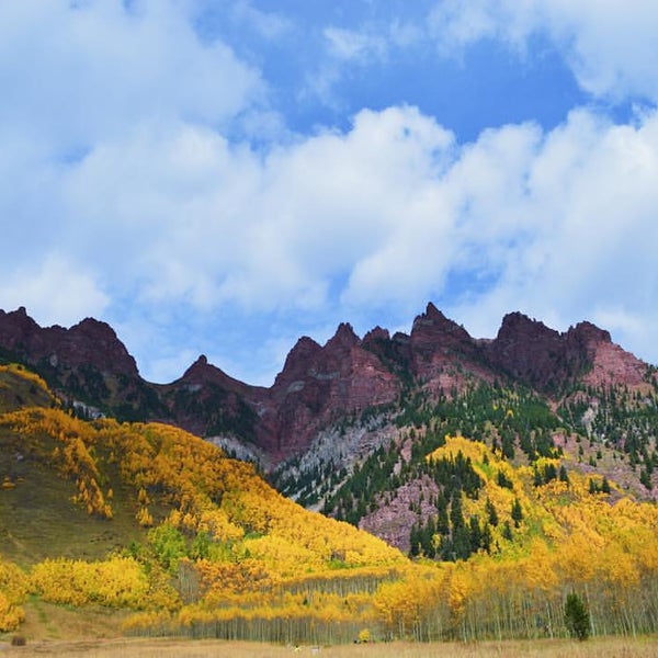 Photo taken at Maroon Bells Guide &amp; Outfitters by Miguel C. on 10/4/2015