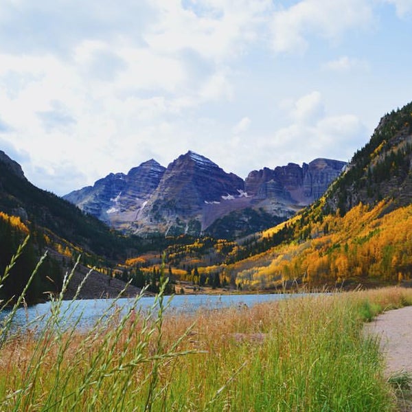 Photo taken at Maroon Bells Guide &amp; Outfitters by Miguel C. on 10/4/2015