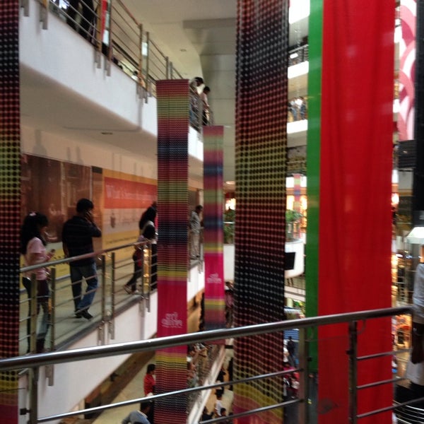 9/21/2013にSreeram J.がCity Center Mallで撮った写真