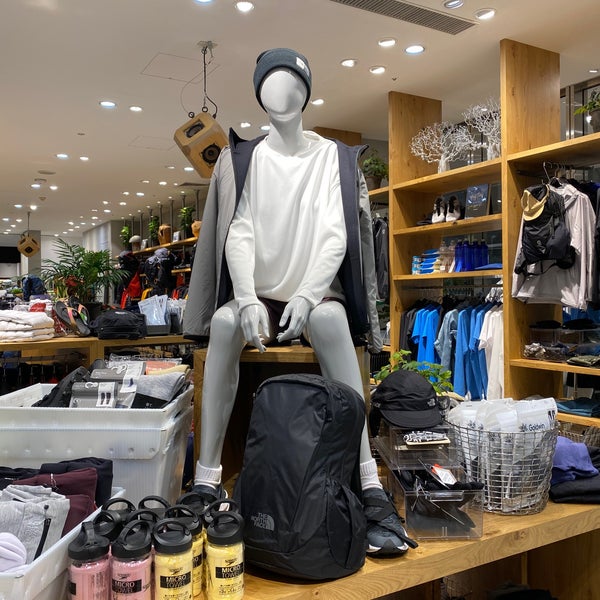 Photos At The North Face 名古屋ラシック店 Clothing Store In 名古屋市