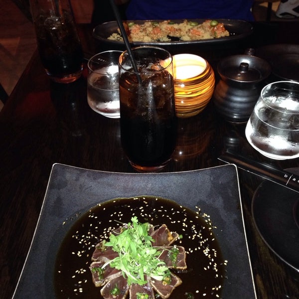 Photo prise au Blade Sushi Lounge @ Fontainebleau par Stéphanie P. le8/10/2014