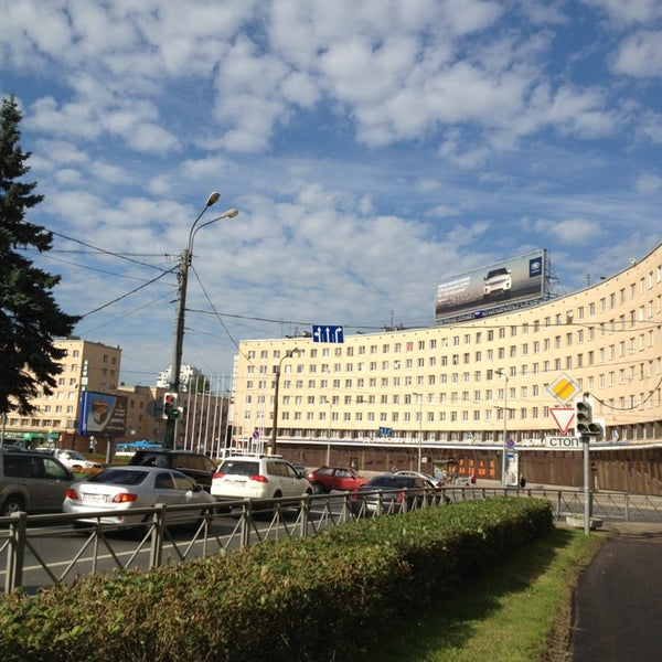 , 3е). Красногвардейская площадь метро. Г. Красногвардейская площадь 3е парковка. Красногвардейская площадь метро.