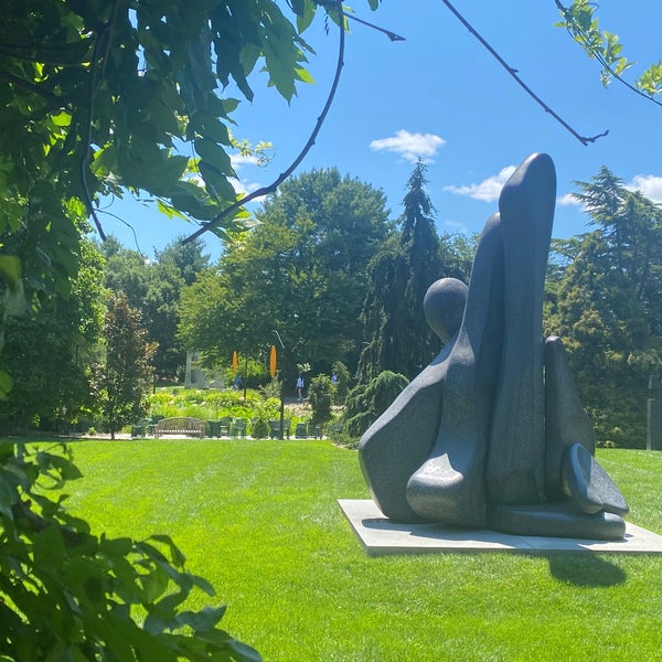 Foto diambil di Grounds For Sculpture oleh Peter V. pada 7/30/2023