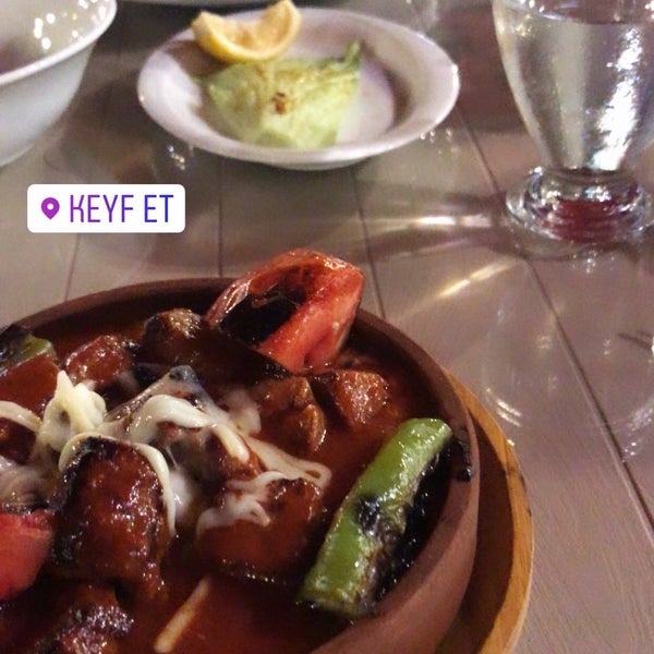 Das Foto wurde bei Keyf Et Restaurant von Murteza A. am 8/31/2020 aufgenommen