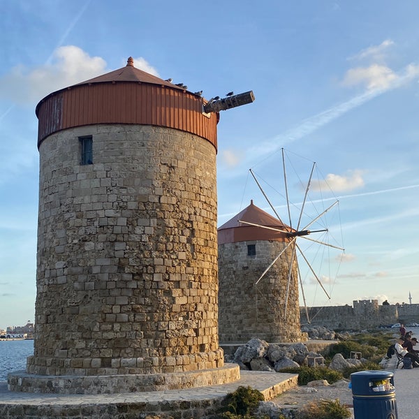 Rodos Monuments Τρείς Ανεμόμυλοι - Monument in Rodos