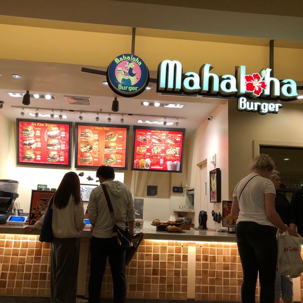 Photo taken at Mahaloha Burger by Emrah K. on 11/28/2017