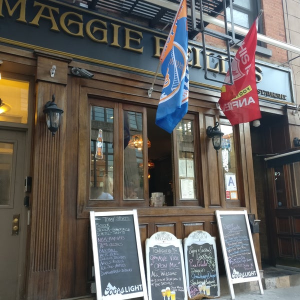 Foto tomada en Maggie Reilly&#39;s Pub &amp; Restaurant  por Emily K. el 5/9/2018