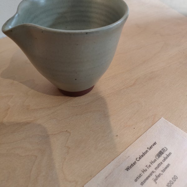 รูปภาพถ่ายที่ Song Tea &amp; Ceramics โดย Emily K. เมื่อ 2/24/2019