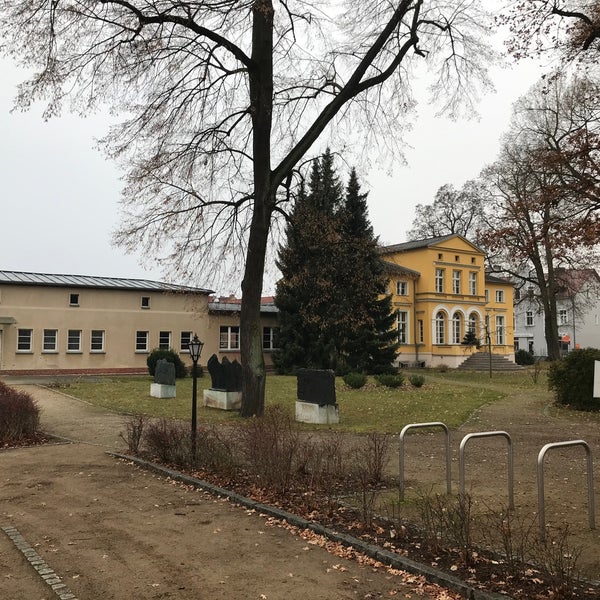 Foto tirada no(a) Gerhart-Hauptmann-Museum por T. H. em 12/13/2020