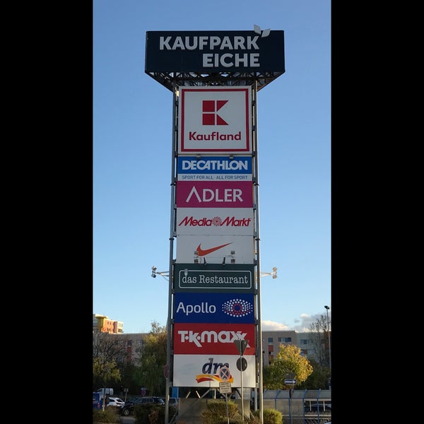 รูปภาพถ่ายที่ KaufPark Eiche โดย T. H. เมื่อ 10/24/2018