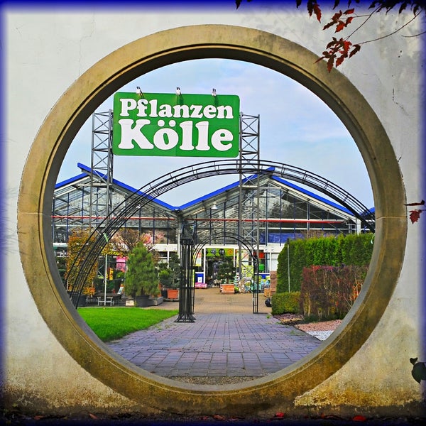 Photo taken at Pflanzen-Kölle by T. H. on 10/26/2014