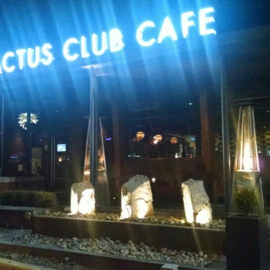 Photo taken at Cactus Club Cafe by Bryon C. on 11/20/2015