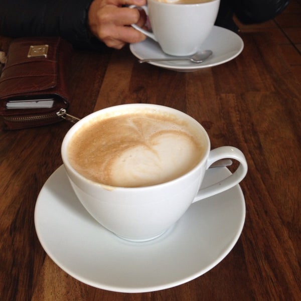 Das Foto wurde bei Latte Cafe von Iiris T. am 9/24/2014 aufgenommen