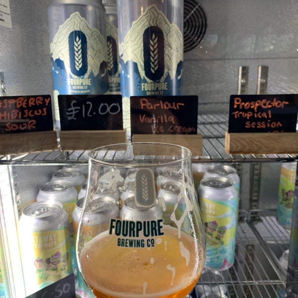 รูปภาพถ่ายที่ Fourpure Brewing Co. โดย Steve L. เมื่อ 3/23/2019