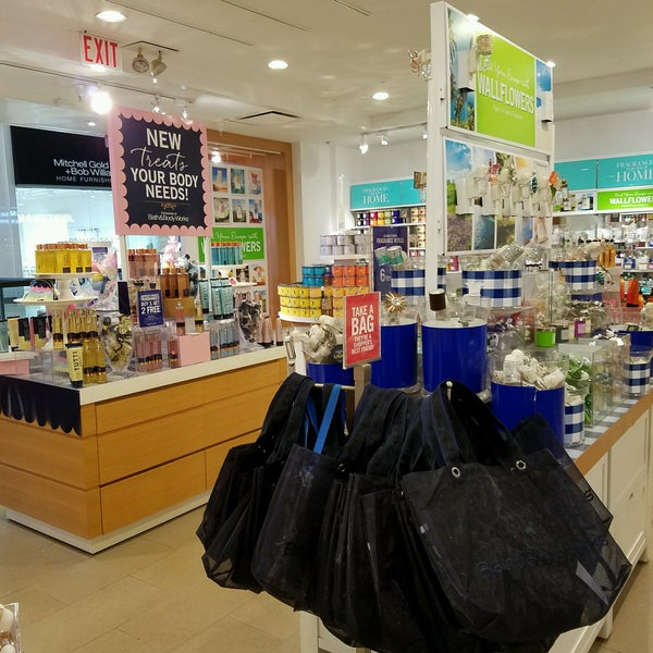 Bath & Body Works 690 W Dekalb Pike