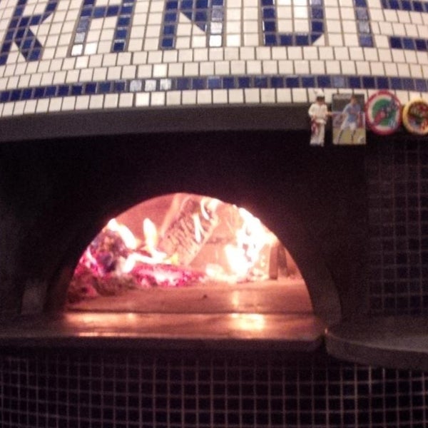 11/15/2013 tarihinde Maryam A.ziyaretçi tarafından Brandi Pizzeria'de çekilen fotoğraf