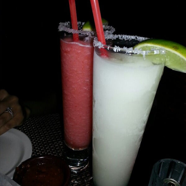 Foto diambil di Two Lizards Mexican Bar &amp; Grill oleh Bojan S. pada 1/18/2014