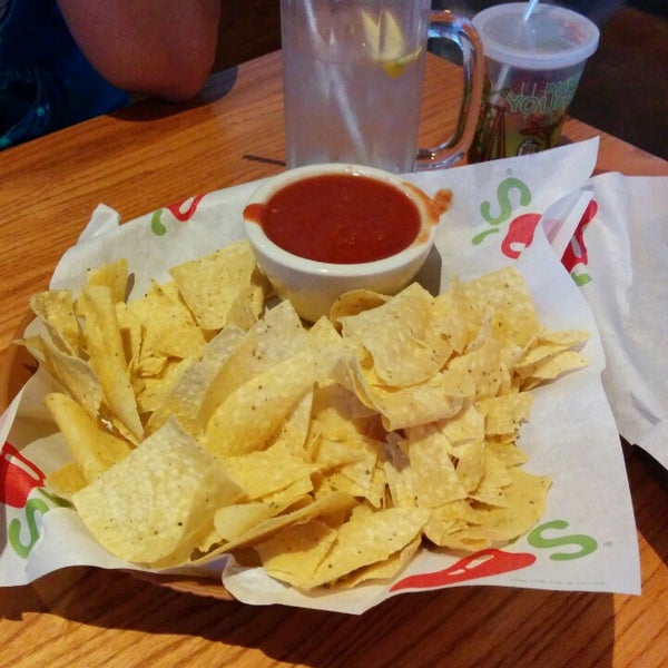 Photo taken at Chili&#39;s Grill &amp; Bar by Shadd B. on 4/4/2014