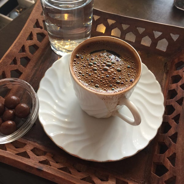 Photo taken at Melza&#39;s Cafe by Aşkın D. on 1/21/2015