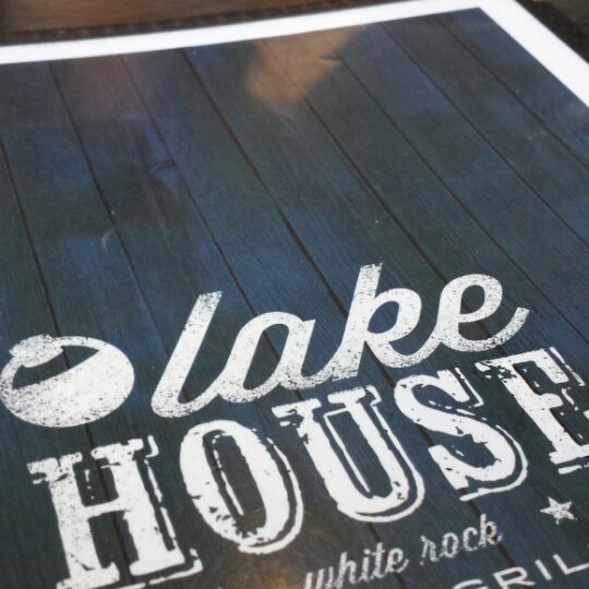 Photo taken at Lake House Bar &amp; Grill by Darin M. on 8/16/2013