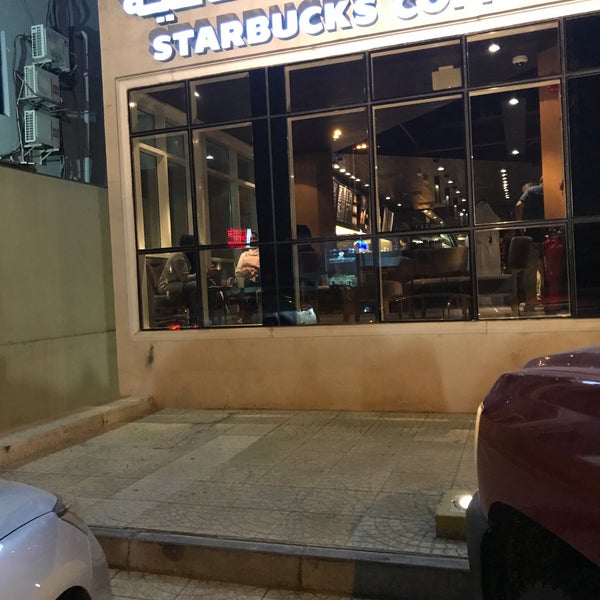 Das Foto wurde bei Starbucks (ستاربكس) von Fan J. am 10/17/2017 aufgenommen