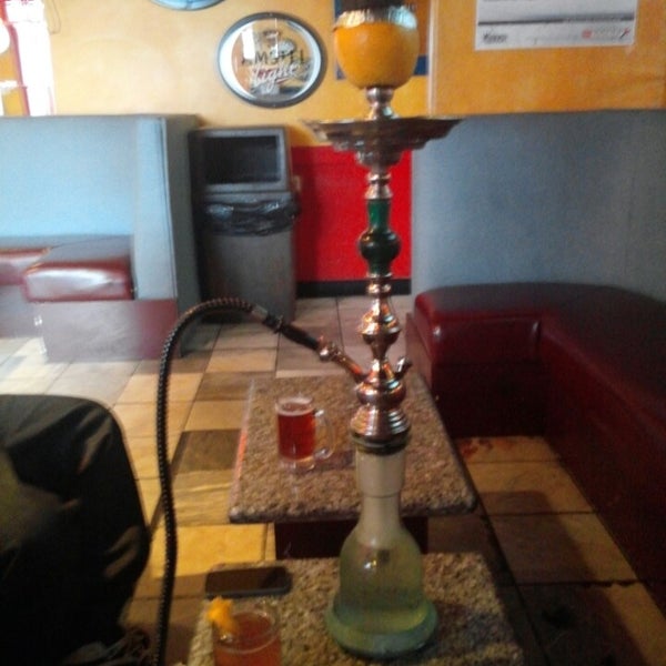 Foto tirada no(a) Sinbad Cafe &amp; Hookah Bar por John L. em 11/3/2013