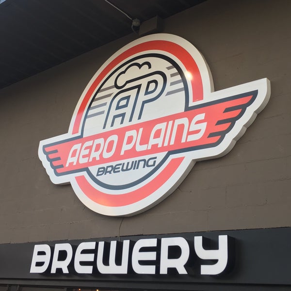 8/22/2017 tarihinde Jo H.ziyaretçi tarafından Aero Plains Brewing'de çekilen fotoğraf