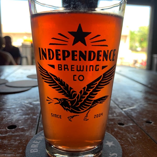Снимок сделан в Independence Brewing Co. пользователем Jo H. 4/13/2019