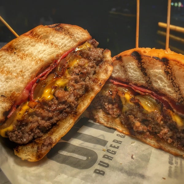 8/11/2016에 Erhan K.님이 OTTOBROS Burger &amp; Coffee ANT에서 찍은 사진