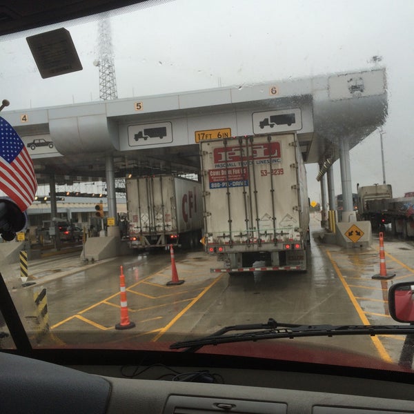 Photos at US Border Patrol Checkpoint Encinal, TX