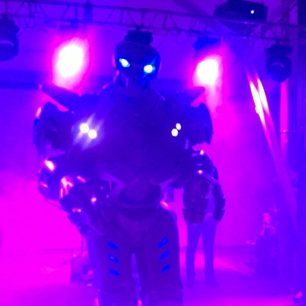 6/21/2014にDmitri S.がБал роботов (Международный Робофорум 2014)で撮った写真